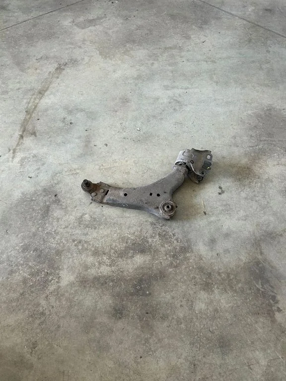 Front lower control arm/wishbone 8G9N1H052A
