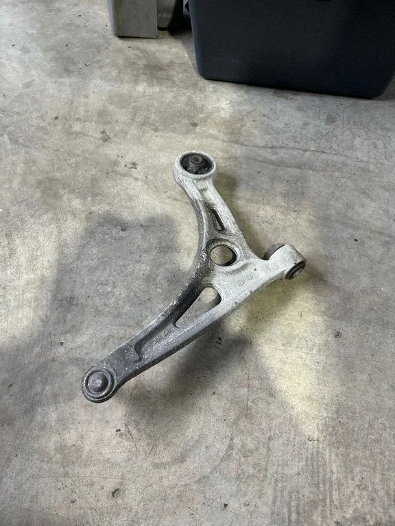Front lower control arm/wishbone 768106