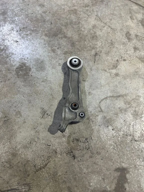 Front lower control arm/wishbone – Jaguar XF X250 (2007-2015)