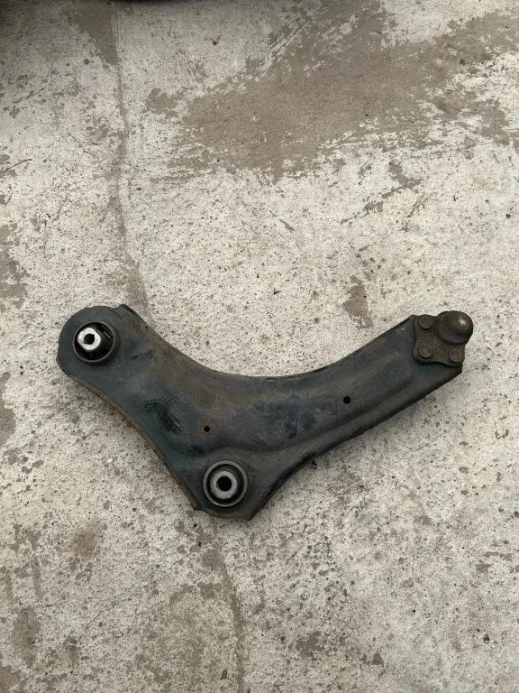 Front lower control arm/wishbone