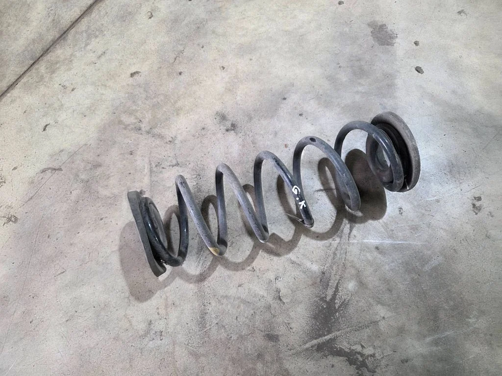 Rear coil spring 55335Q0BA0