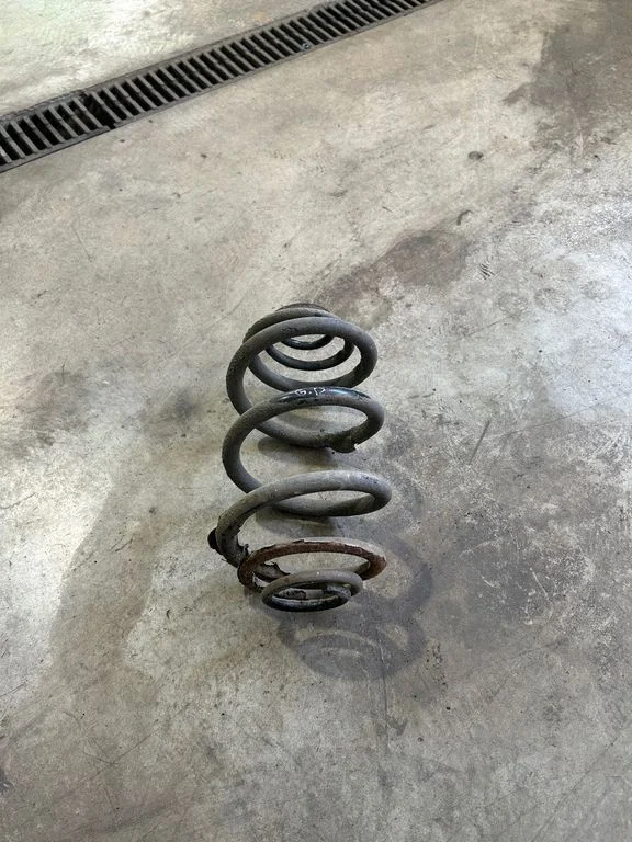 Rear coil spring – Opel Vivaro (2014-2018)