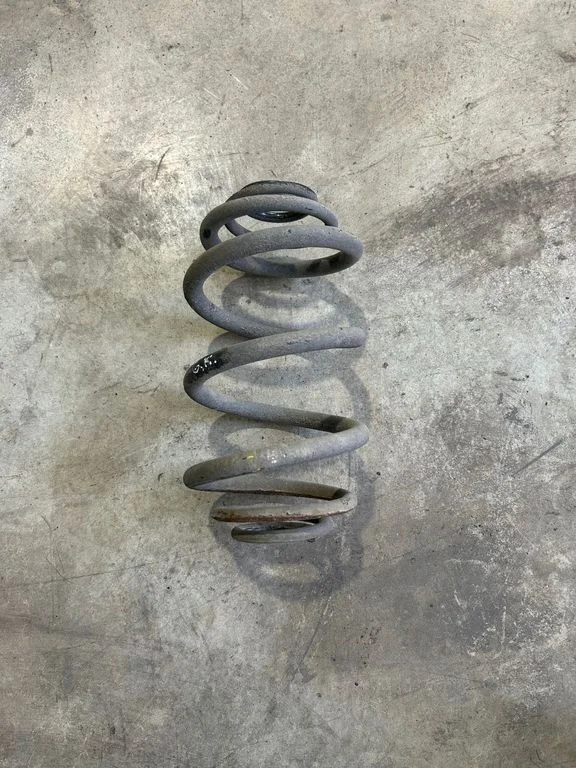 Rear coil spring – Opel Vivaro (2014-2018)