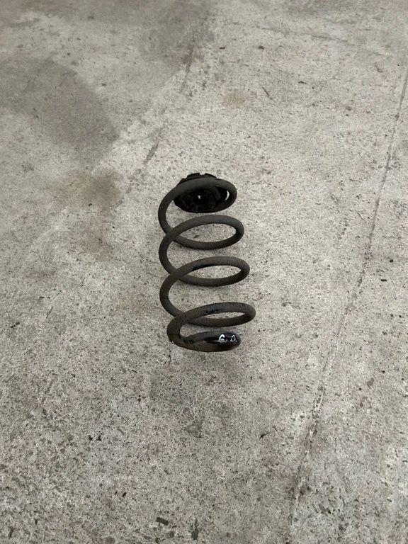 Rear coil spring – right