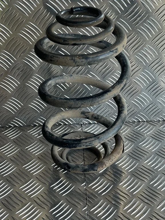 Tagumine keerdvedru