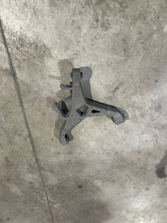 Rear upper control arm/wishbone 5B531LH5