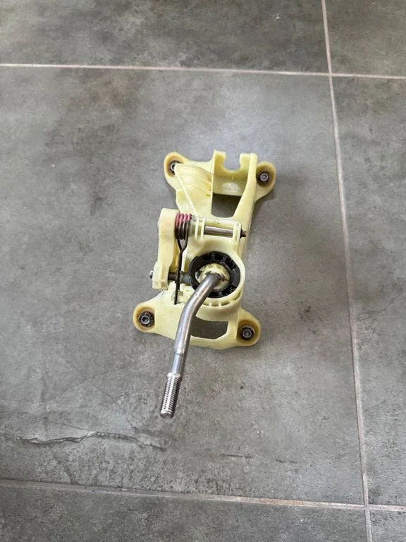 Gear selector mechanism