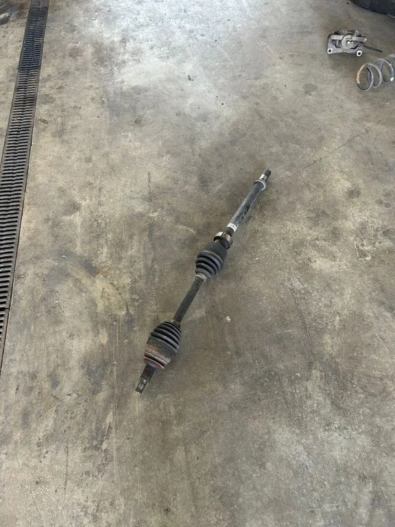 Front driveshaft – right