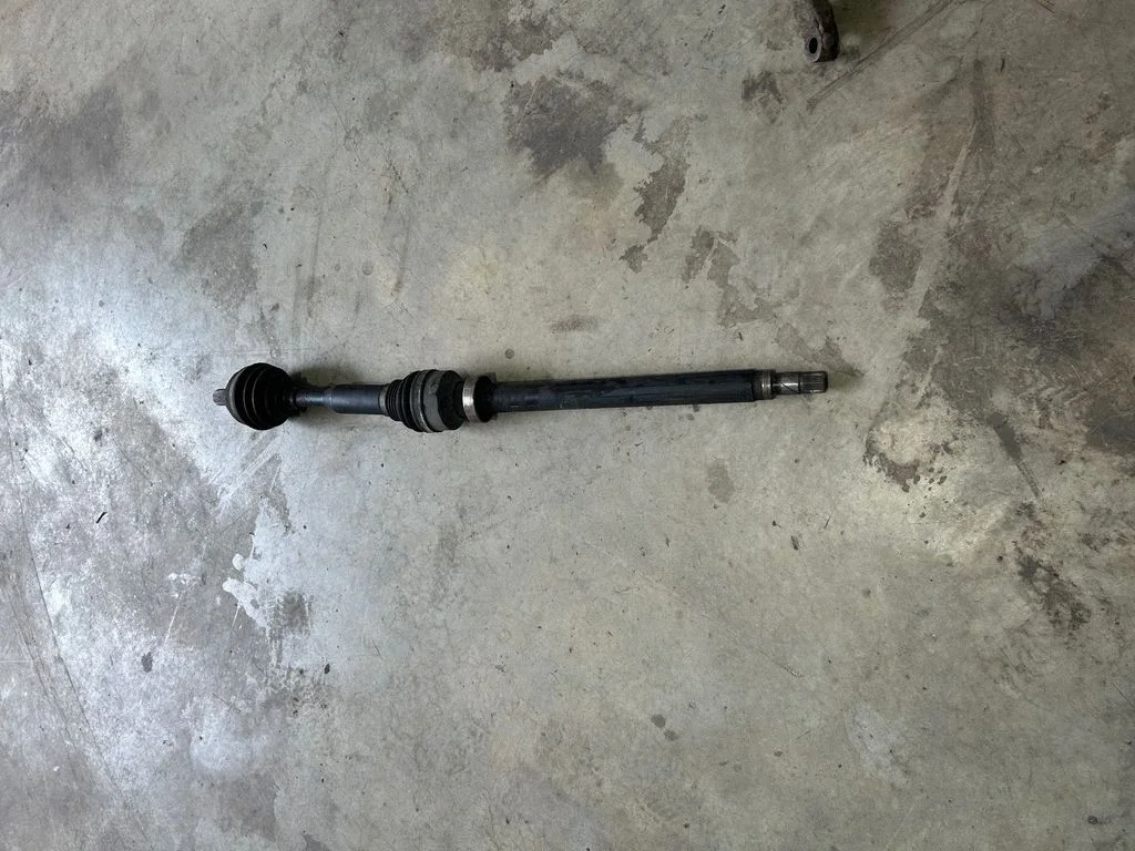 Front driveshaft – right