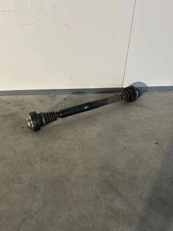 Front driveshaft – right