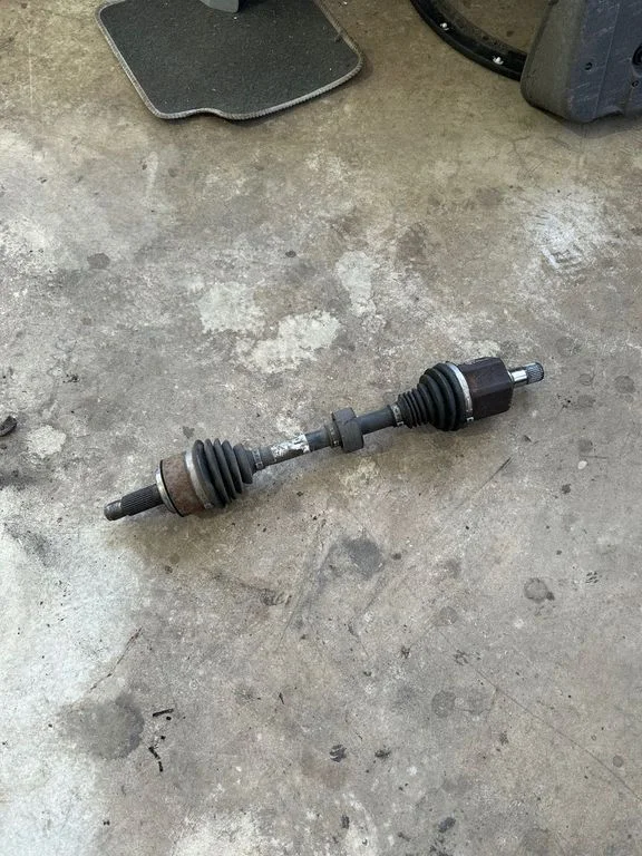 Front driveshaft 44306T8ME920