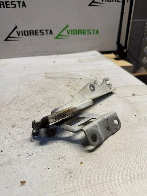 Engine bonnet/hood hinges – Mazda 6 (2016-2018)