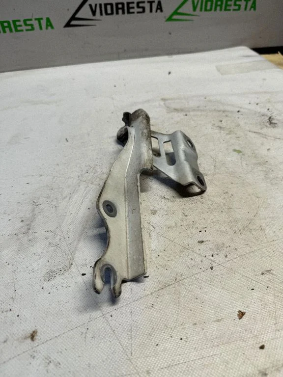 Engine bonnet/hood hinges – Mazda 6 (2016-2018)