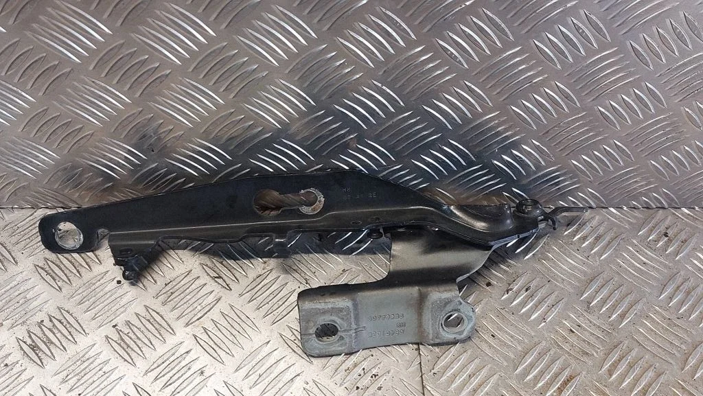 Engine bonnet/hood hinges 30779283