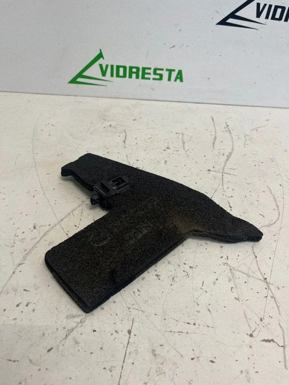 Motora pārsega skaņas/siltuma izolācija