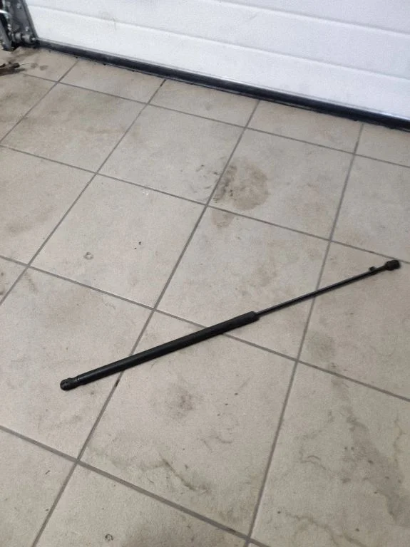 Front bonnet/hood damper/strut 8P0823359B
