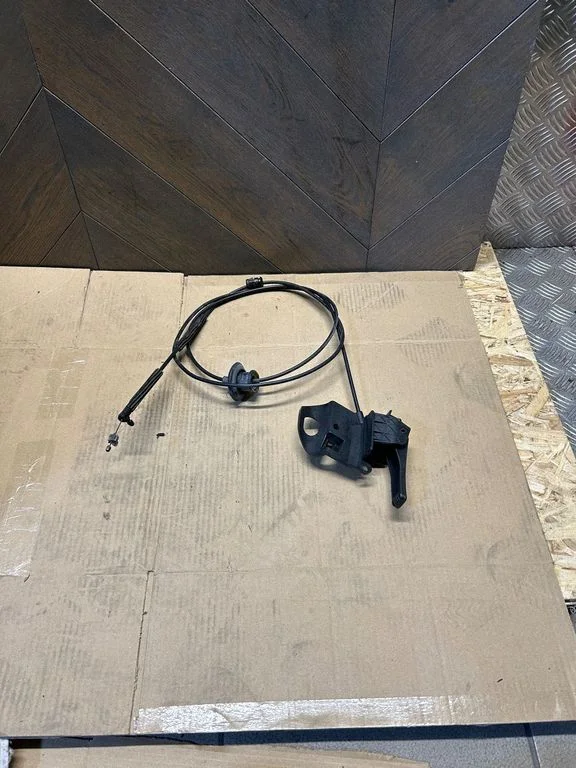 Engine bonnet/hood lock release cable