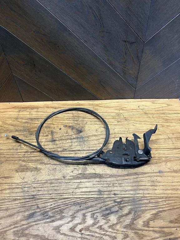 Engine bonnet/hood lock release cable