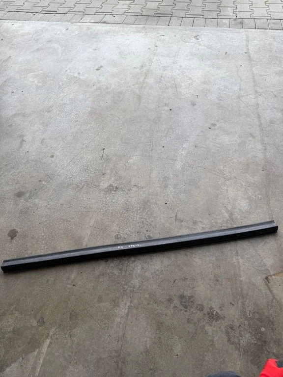Engine compartment rubber 8T0823723