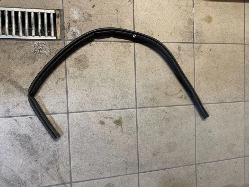 Engine compartment rubber – front