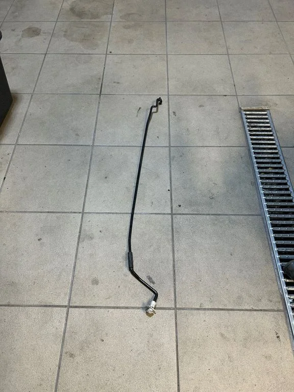 Engine bonnet/hood prop rod/strut