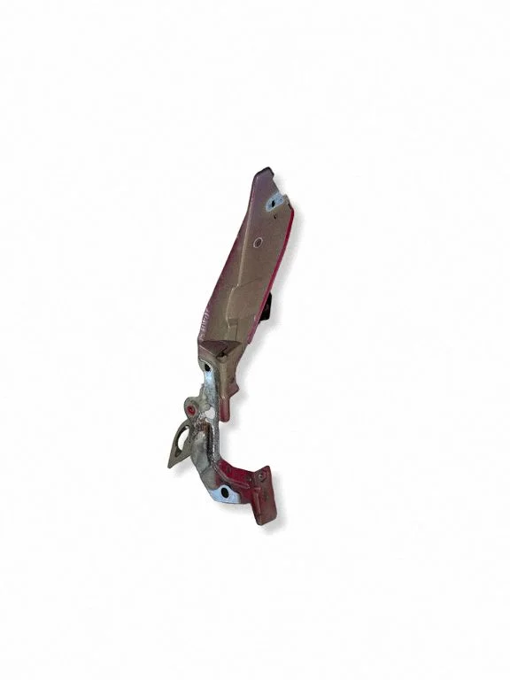 Fender mounting bracket 016690F05