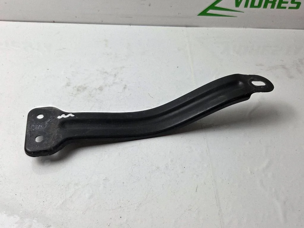 Fender mounting bracket 13477195