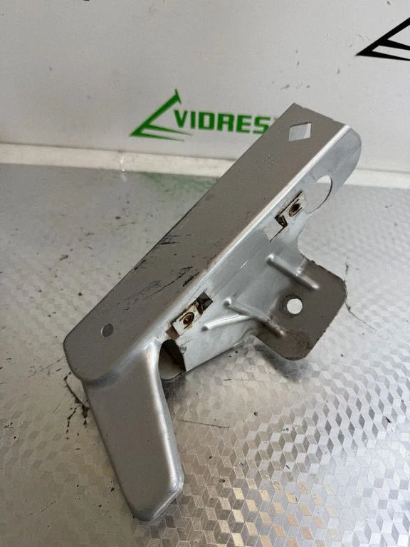 Fender mounting bracket 8200523291