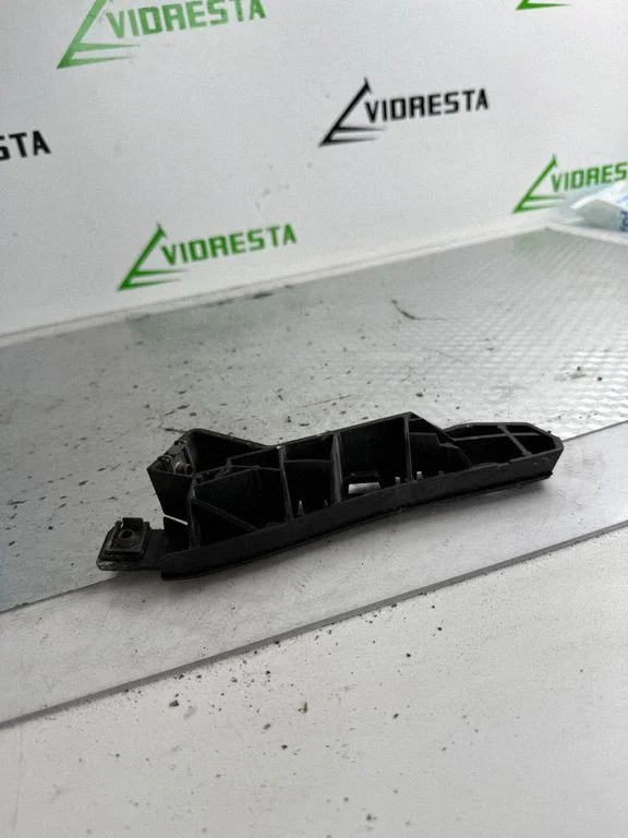 Fender mounting bracket – Citroen C4 Grand Picasso (2013-2018)