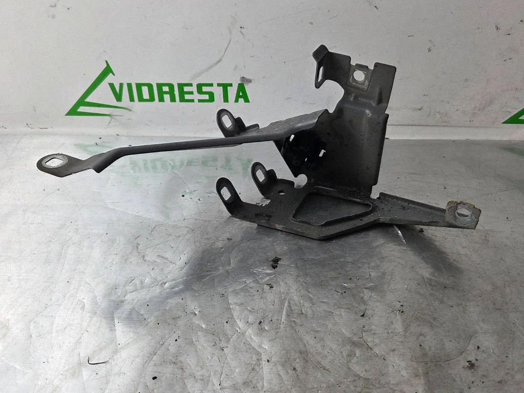 Poritiiva kinnitusklamber – BMW 6-seeria F06 Gran coupe (2012-2018)