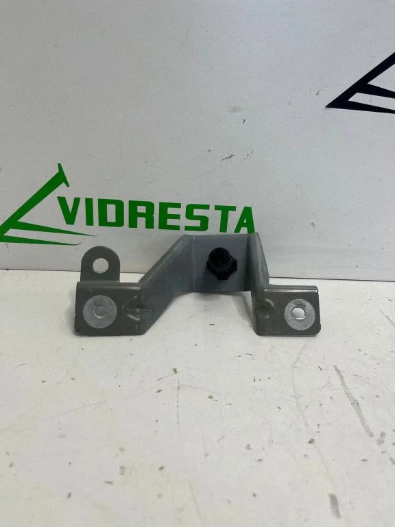 Spārna kronšteins 631432376R