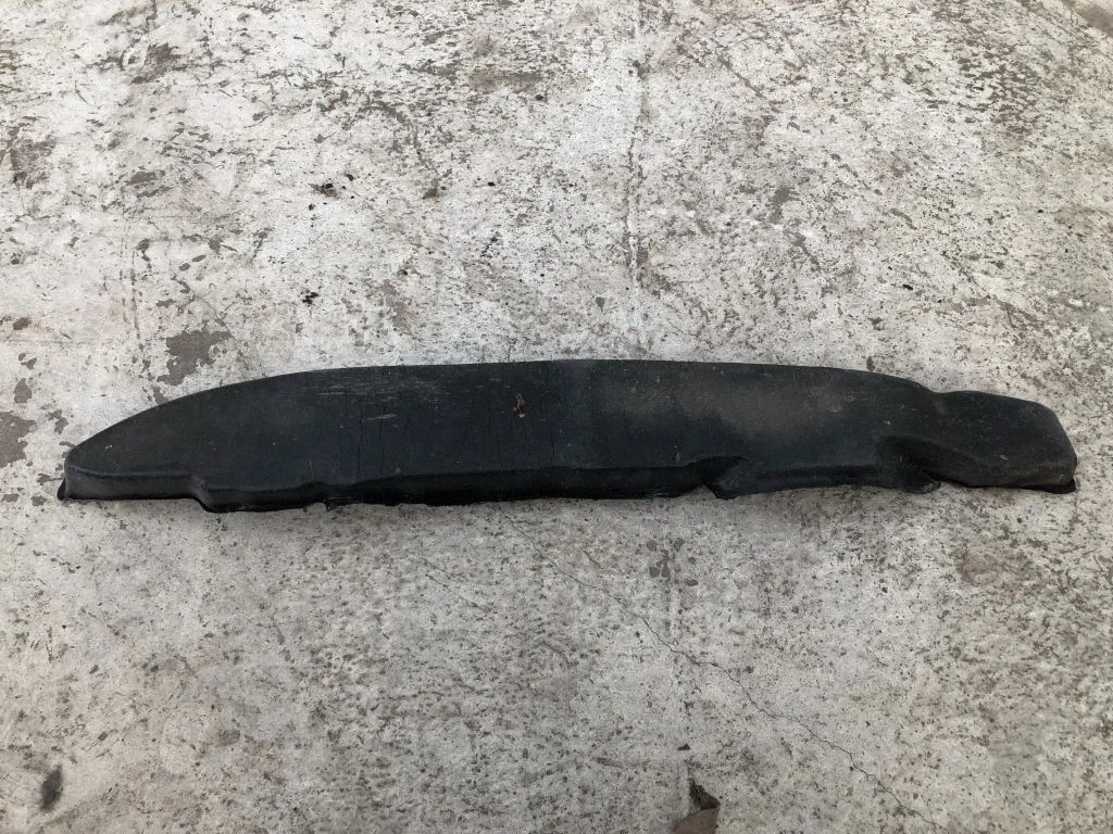 Poritiiva vahtpolstri tugi AM51R26E561A