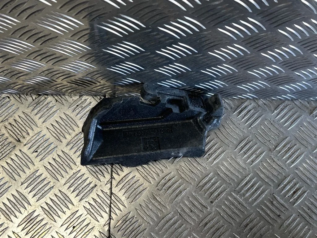 Poritiiva vahtpolstri tugi 9808214480