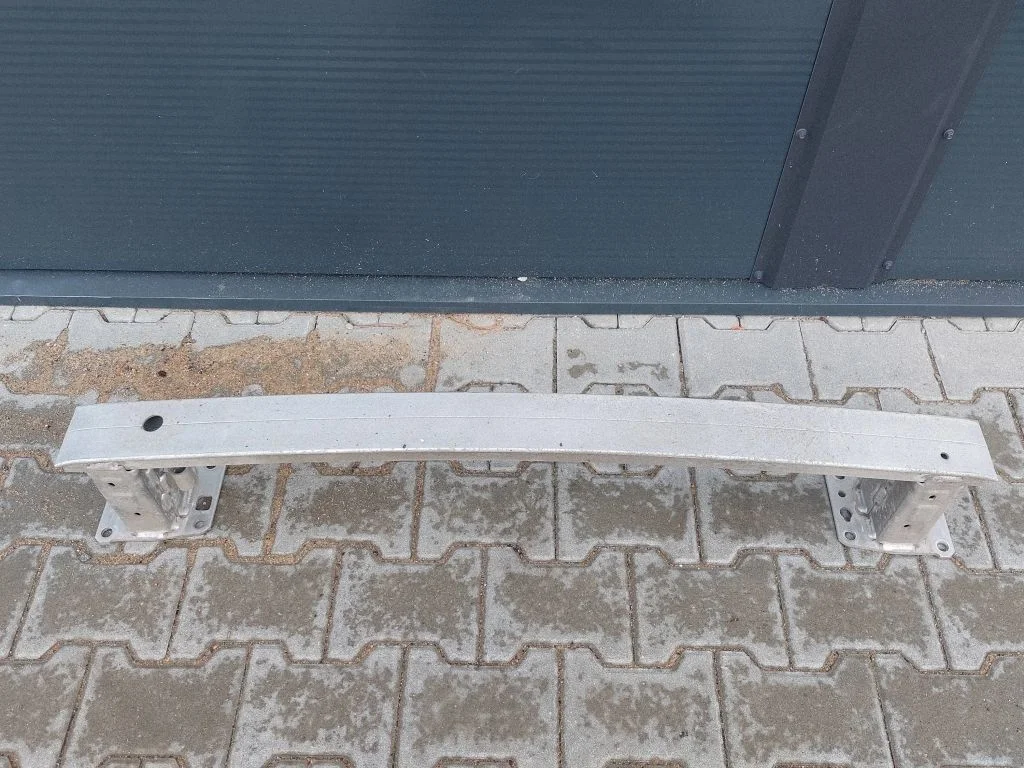 Tagumise kaitseraua põikitala