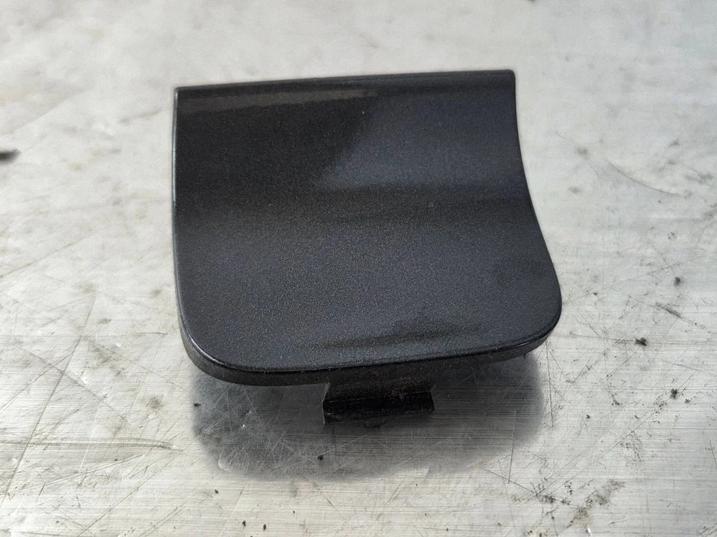 Aizmugurējais vilkšanas cilpas vāciņš 30763427