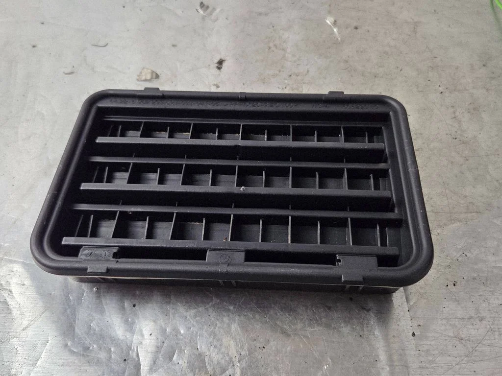 Quarter panel pressure vent – BMW 6 Series F06 Gran coupe (2012-2018)