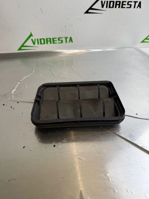 Kratka wentylacyjna (odpowietrzenie nadwozia) – Citroen C4 Grand Picasso (2013-2018)