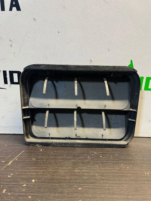 Ventilatsioonirest 9675506980