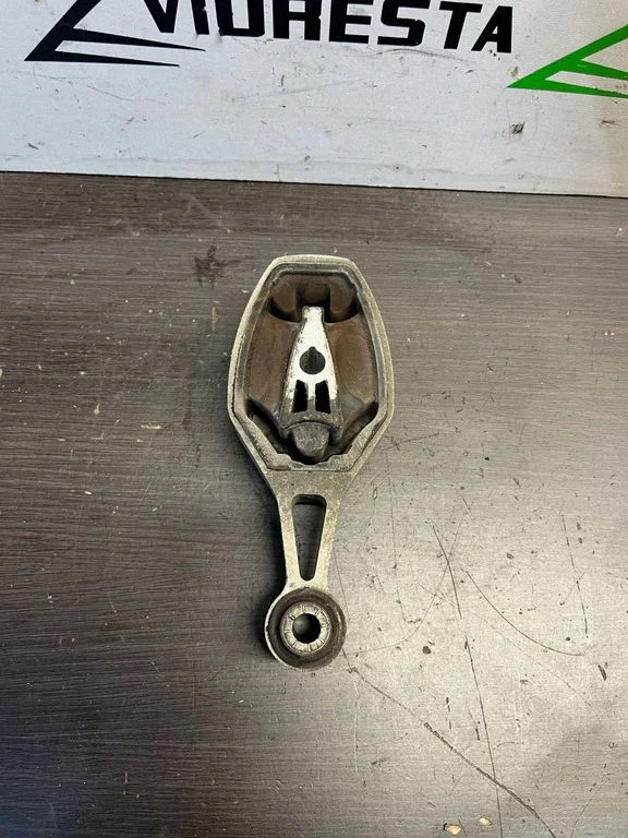 Gearbox mount 9815650580