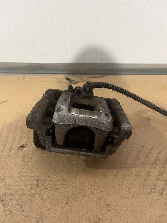 Tagumine pidurisadul AE777006