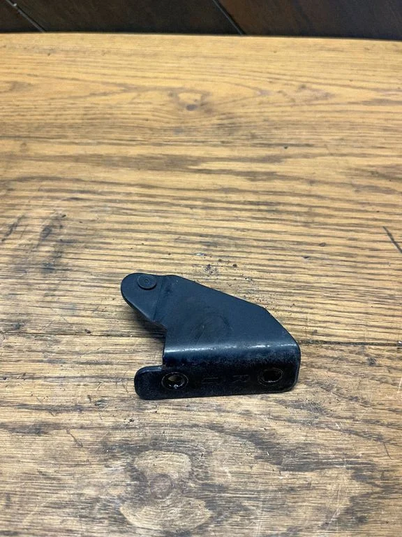 Tailgate/trunk/boot hinge – right