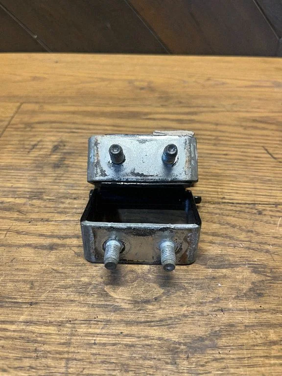 Tailgate/trunk/boot hinge ES03
