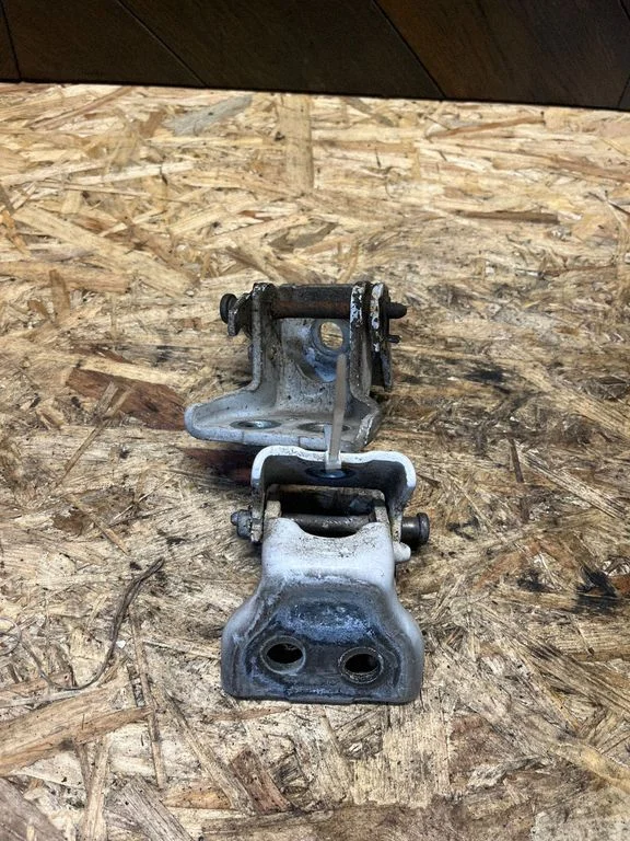 Front door hinges set
