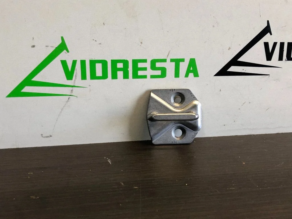 Front door lock loop/hook striker – Ford Transit/ Tourneo Connect Grand Tourneo Connect (2013-2018)