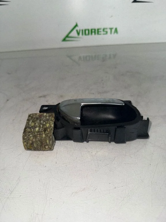 Klamka wewnętrzna drzwi przednich 303965