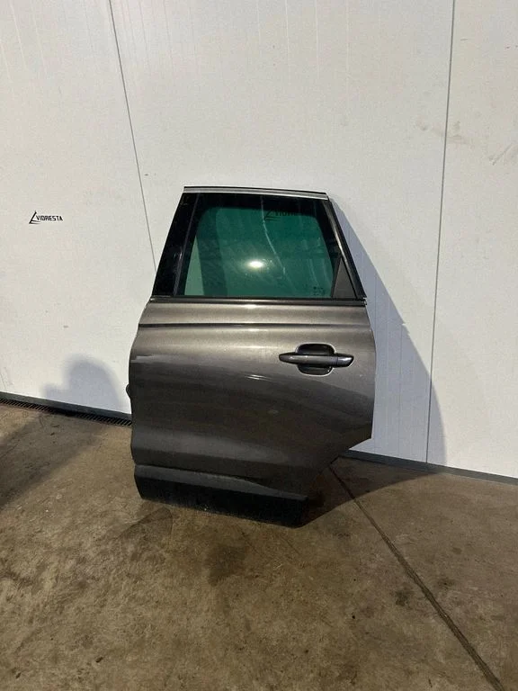 Rear door – rear left