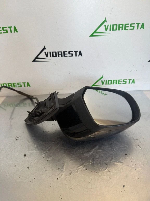 Esiukse elektriline välispeegel