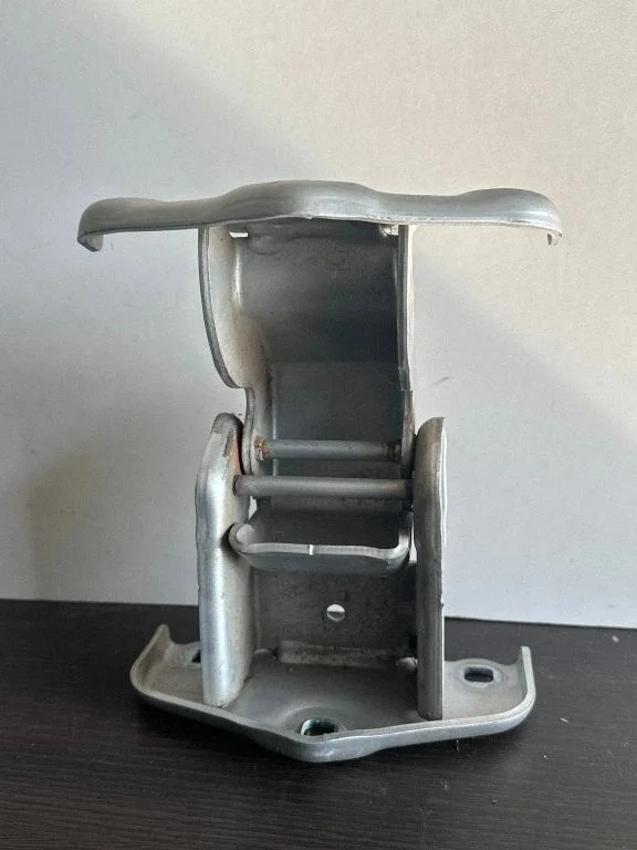 Tagaukse ülemine hing 904006707R