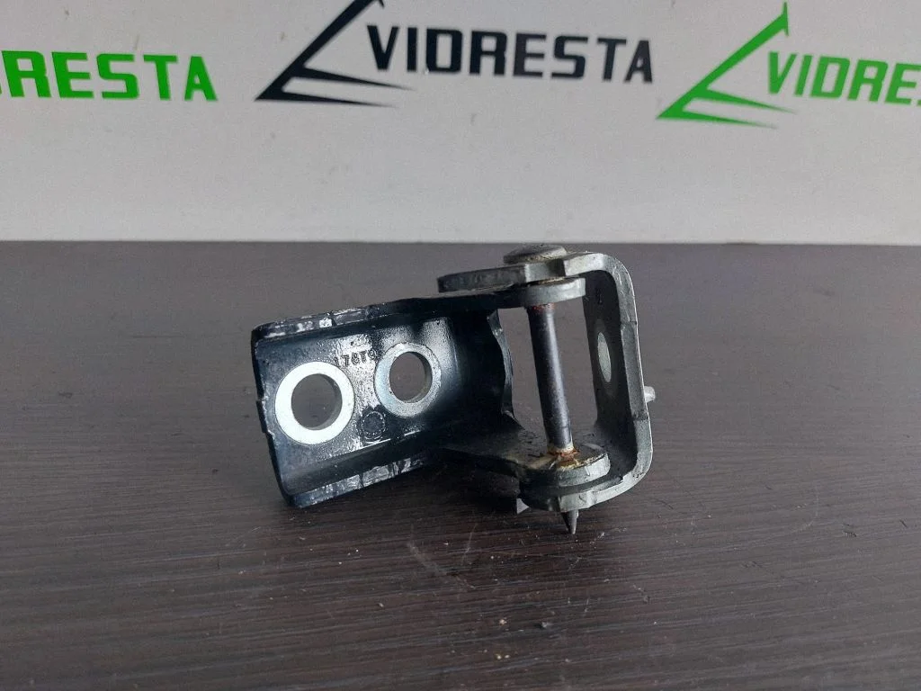 Tagaukse ülemine hing 8006A
