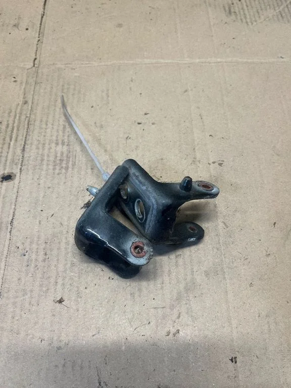 Rear door hinge set